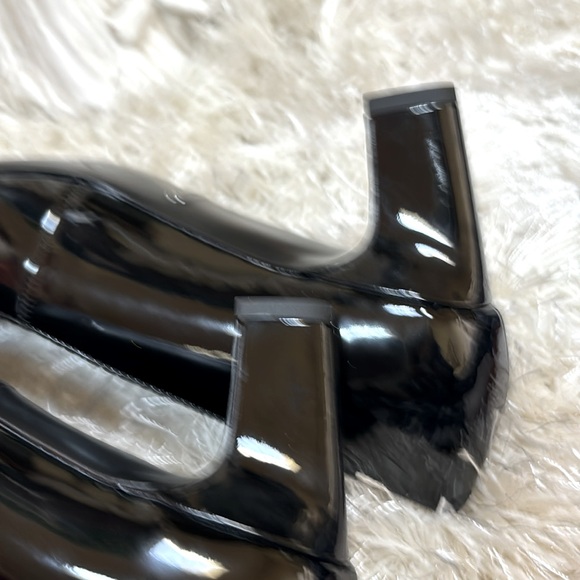 Vionic (Mia) Black Patent Leather Heels - Picture 5 of 6